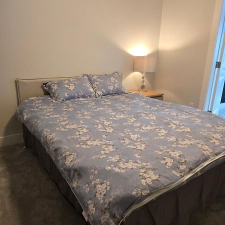 Private 1 Bedroom In Brookswood Langley Bagian luar foto