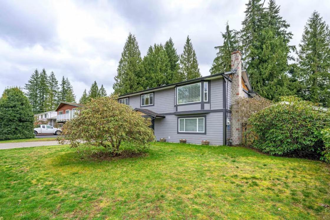 Private 1 Bedroom In Brookswood Langley Bagian luar foto