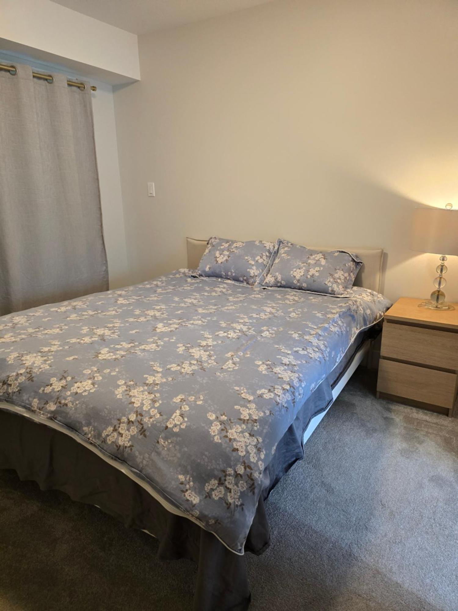 Private 1 Bedroom In Brookswood Langley Bagian luar foto